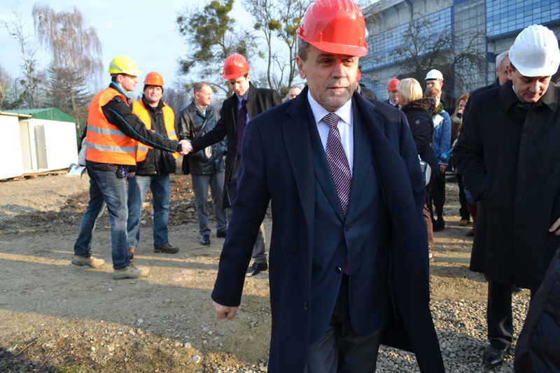 Nastavak izgradnje bazenskog kompleksa na Sveticama