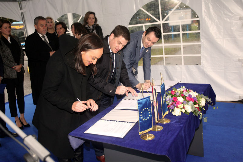 Signature of contract on direct funding through grants from European union funds